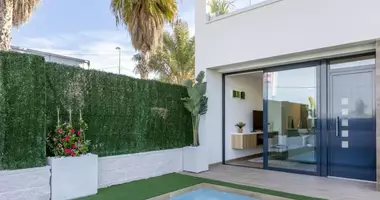Villa 3 bedrooms with parking, with private pool, with central electricity supply in el Campello, Spain
