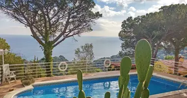 4 bedroom house in Lloret de Mar, Spain