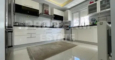 Apartamento 4 habitaciones en Muratpasa, Turquía