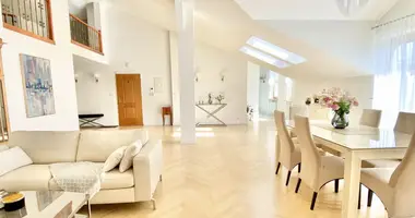 Apartamento 6 habitaciones en Varsovia, Polonia