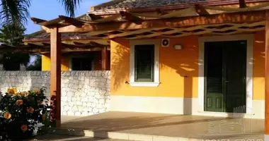 Villa 4 bedrooms with parking, new building, with Air conditioner in Scicli, Italy