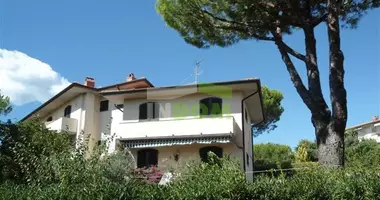 Mieszkanie 3 pokoi w Rosignano Marittimo, Włochy