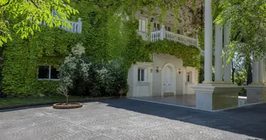 Villa 9 bedrooms in Marbella, Spain