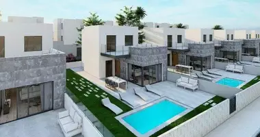 Villa  mit Balkon, mit Terrasse, mit Garage in Torrevieja, Spanien