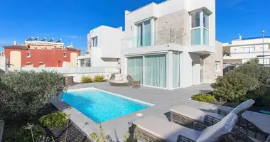 Villa 4 habitaciones con Terraza, con Piscina, con área protegida en Torrevieja, España