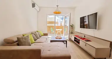 Apartamento 2 habitaciones con Amueblado, con Aire acondicionado, con Garaje en Budva, Montenegro