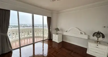 Condo 1 bedroom with Balcony, with Elevator, with Air conditioner in Na Kluea, Thailand