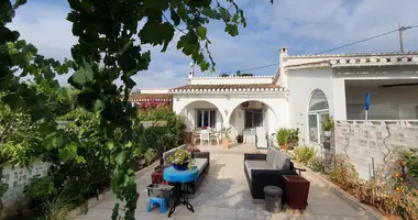 Reihenhaus  mit Möbliert, mit Terrasse, mit Garten in Denia, Spanien