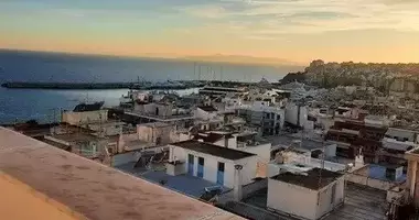 Таунхаус 6 комнат  с видом на море, на первой береговой линии в Municipality of Piraeus, Греция