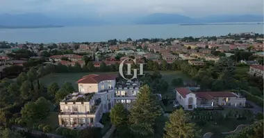 2 bedroom apartment in Desenzano del Garda, Italy