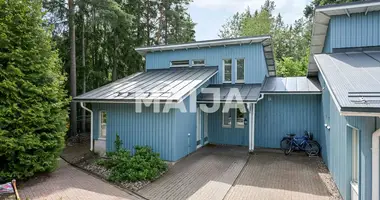 Dom 4 pokoi w Helsinki sub region, Finlandia
