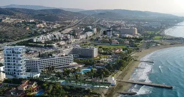 Mieszkanie 4 pokoi w Społeczność St. Tychon, Cyprus