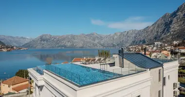 Penthouse 3 bedrooms in Dobrota, Montenegro