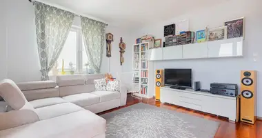Квартира 3 комнаты в Варшава, Польша