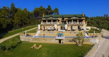 Villa 1 Zimmer mit Schwimmbad, mit Bergblick in Agia Paraskevi, Griechenland