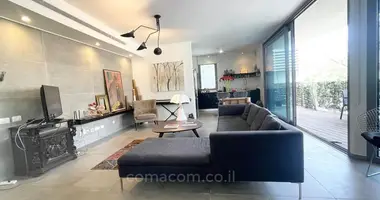 3 room apartment in Tel Aviv-Yafo, Israel