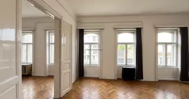 Квартира 2 комнаты в Венгрия
