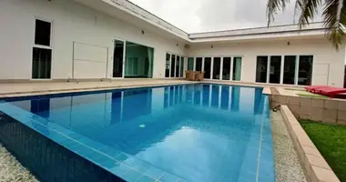 Villa 3 bedrooms with Furnitured, with Air conditioner, with private pool in Phuket, Thailand