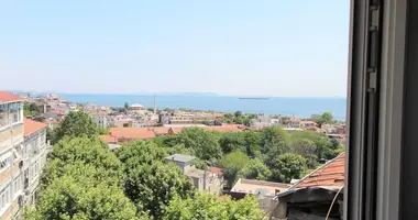 Penthouse 3 chambres avec Climatiseur, avec Vue sur la mer, avec Chauffage central dans Fatih, Turquie