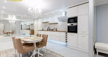 Apartamento 3 habitaciones en Minsk, Bielorrusia