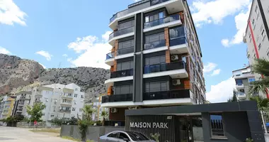 Penthouse 3 Zimmer mit Balkon, mit Klimaanlage, mit Renoviert in Konyaalti, Türkei