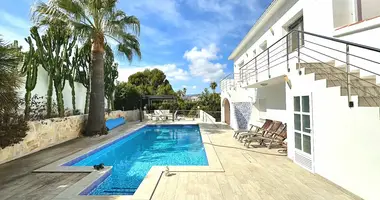 Villa 4 bedrooms with Terrace, with Garage, with Garden in Calp, Spain