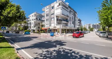 Wohnung 4 zimmer in Muratpasa, Türkei