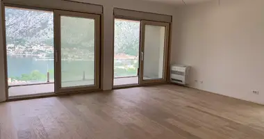 Apartamento 3 habitaciones en Kotor, Montenegro