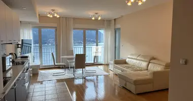 Wohnung mit Parkplatz, mit Balkon, mit Klimaanlage in Dobrota, Montenegro