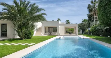 5 bedroom house in Artola, Spain