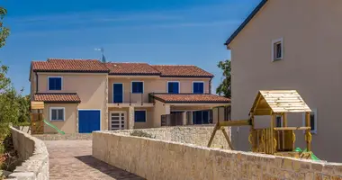 Villa 5 chambres dans Mjesni odbor Poganka - Sveti Anton, Croatie