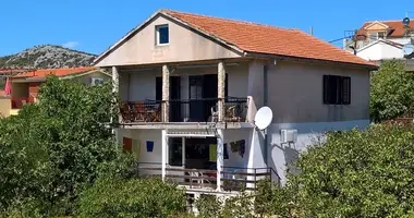 Villa 4 bedrooms in All countries