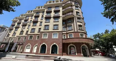 Квартира 9 комнат в Ташкент, Узбекистан