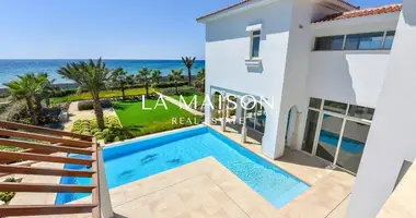 6 bedroom house in Pervolia, Cyprus