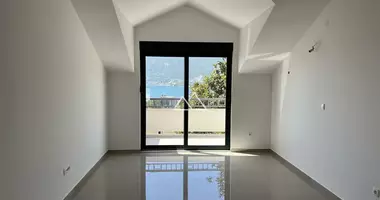 Квартира 4 комнаты в Игало, Черногория