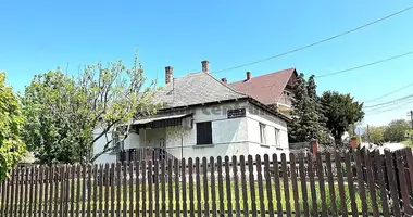 3 room house in Sarkeresztes, Hungary