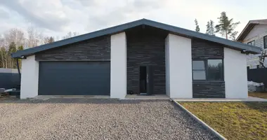 Haus 3 zimmer in Penikovskoe selskoe poselenie, Russland