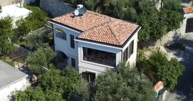 Villa en Katun Rezevici, Montenegro