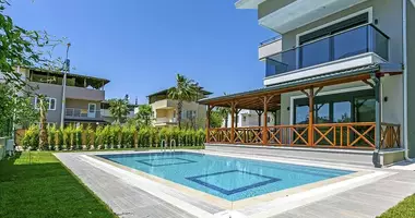 Villa 4 Zimmer mit Balkon, mit Klimaanlage, mit Zentralheizung in Kadriye, Türkei