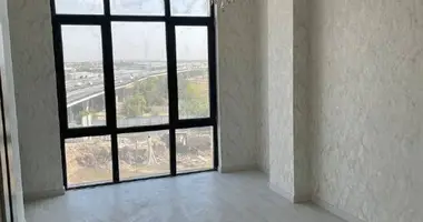 Квартира 3 спальни со стеклопакетами, с балконом, с лифтом в Ташкент, Узбекистан