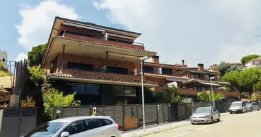 3 bedroom townthouse in 08360, Spain