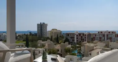 Mieszkanie 2 pokoi w Koinoteta Mouttagiakas, Cypr