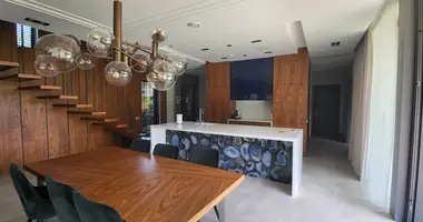 Casa 5 habitaciones con aparcamiento en Riga, Letonia