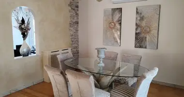 Penthouse 4 bedrooms in Germasogeia, Cyprus