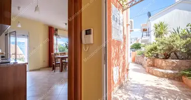 Villa 3 chambres dans Tivat, Monténégro