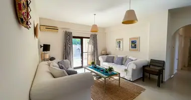 Wohnung 4 Zimmer in Agios Amvrosios, Nordzypern