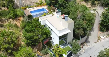 Villa en Lloret de Mar, España