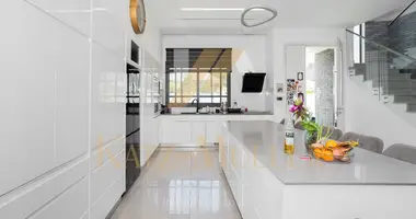 Вилла 8 комнат в Кфар Йона, Израиль