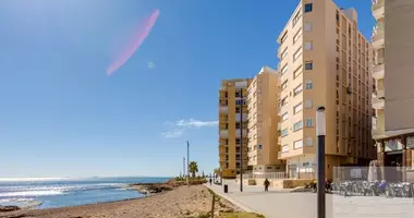 Apartamento 5 habitaciones en Torrevieja, España