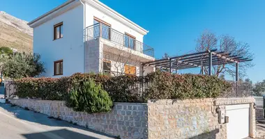 4 bedroom house in Montenegro